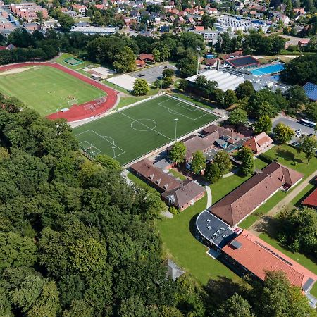 Hoessensportzentrum Westerstede Exteriör bild
