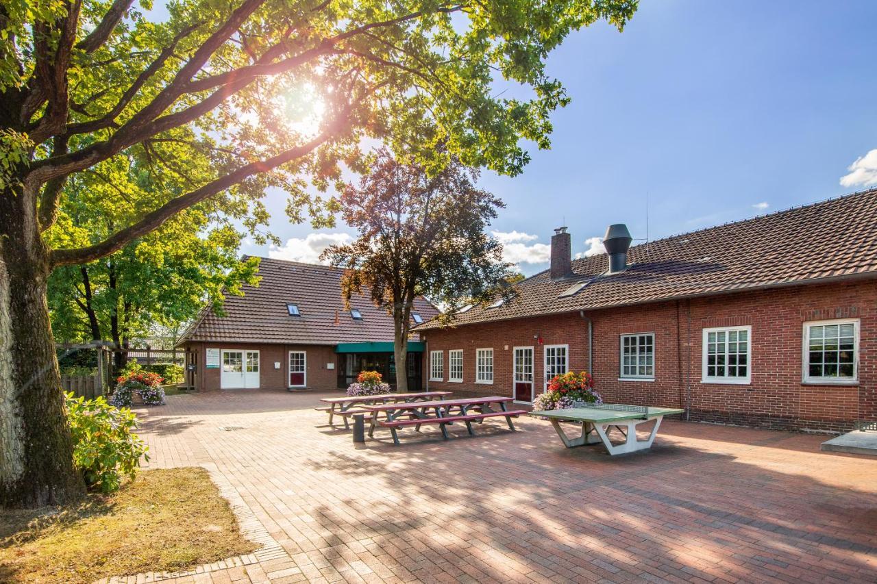 Hoessensportzentrum Westerstede Exteriör bild