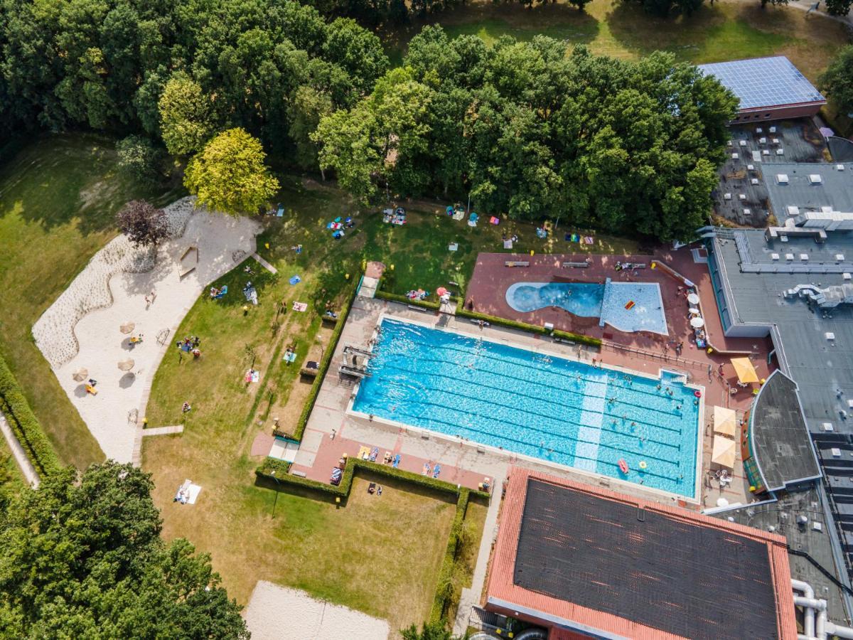 Hoessensportzentrum Westerstede Exteriör bild