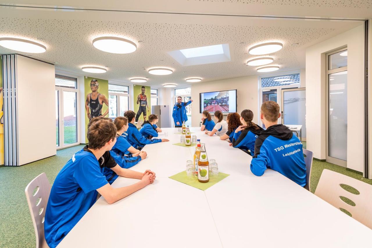 Hoessensportzentrum Westerstede Exteriör bild