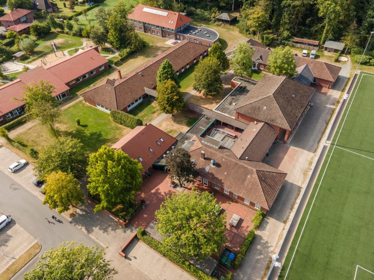 Hoessensportzentrum Westerstede Exteriör bild