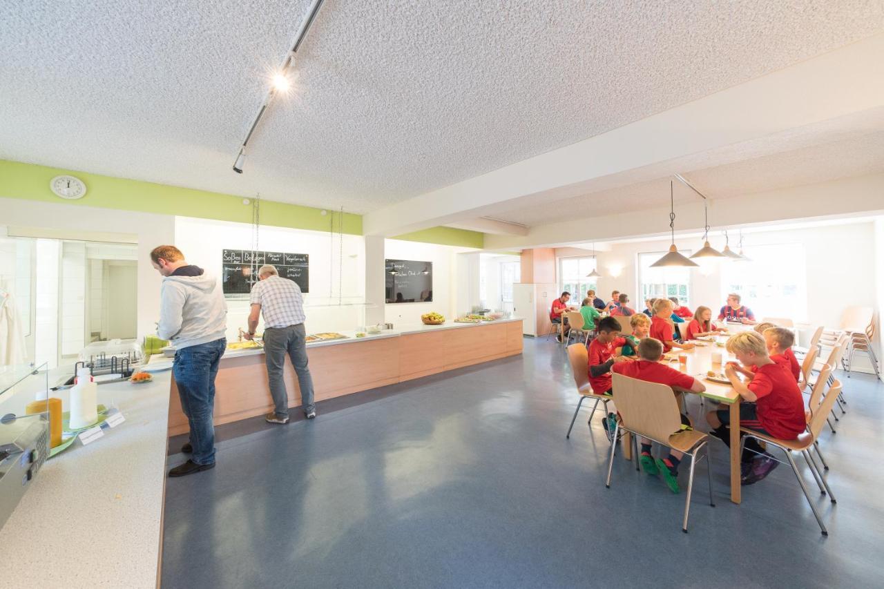 Hoessensportzentrum Westerstede Exteriör bild